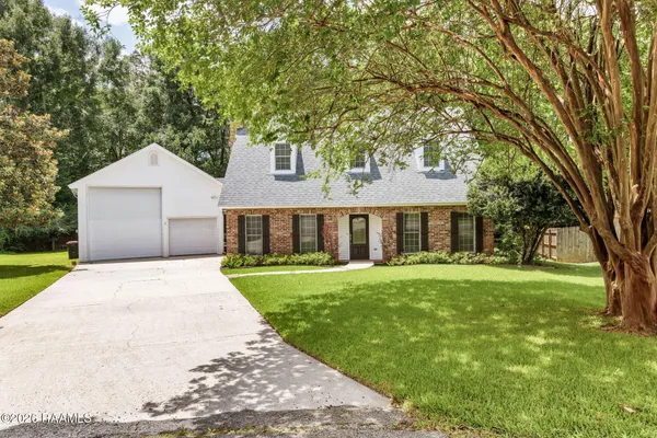 $379,500 | 115 Bunker Hill Drive, Carencro, LA 70520