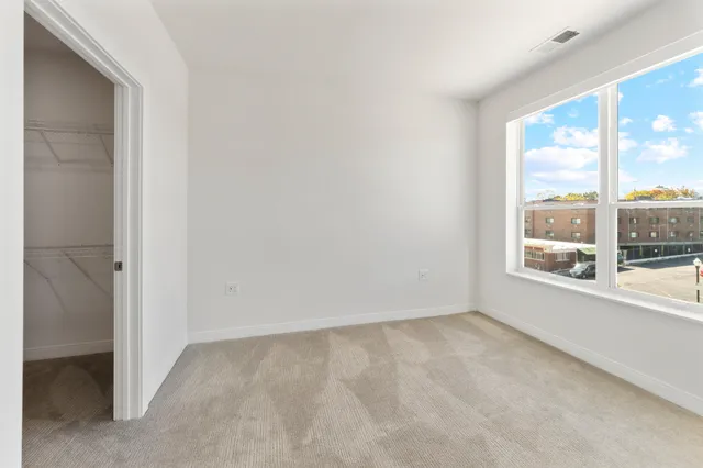 $1,600 | 5945 6th Avenue, Unit 301, Kenosha, WI 53140