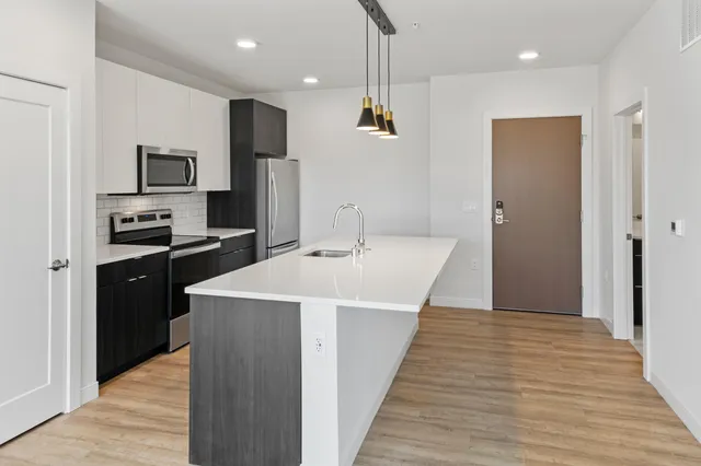 $1,600 | 5945 6th Avenue, Unit 301, Kenosha, WI 53140