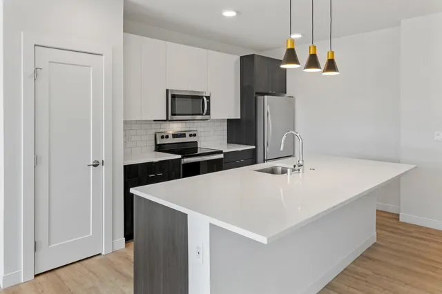 $1,600 | 5945 6th Avenue, Unit 301, Kenosha, WI 53140