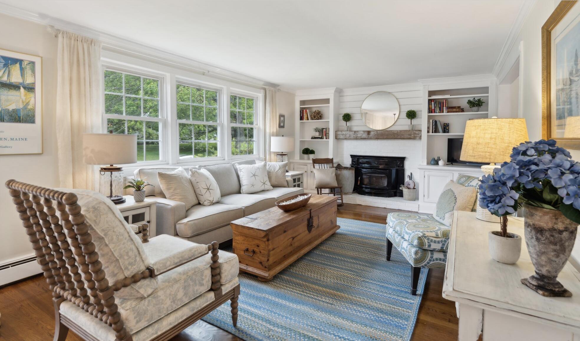 12 Hallmark Road Cumberland Foreside, ME 04110 - Photo 5 of 40 Living room