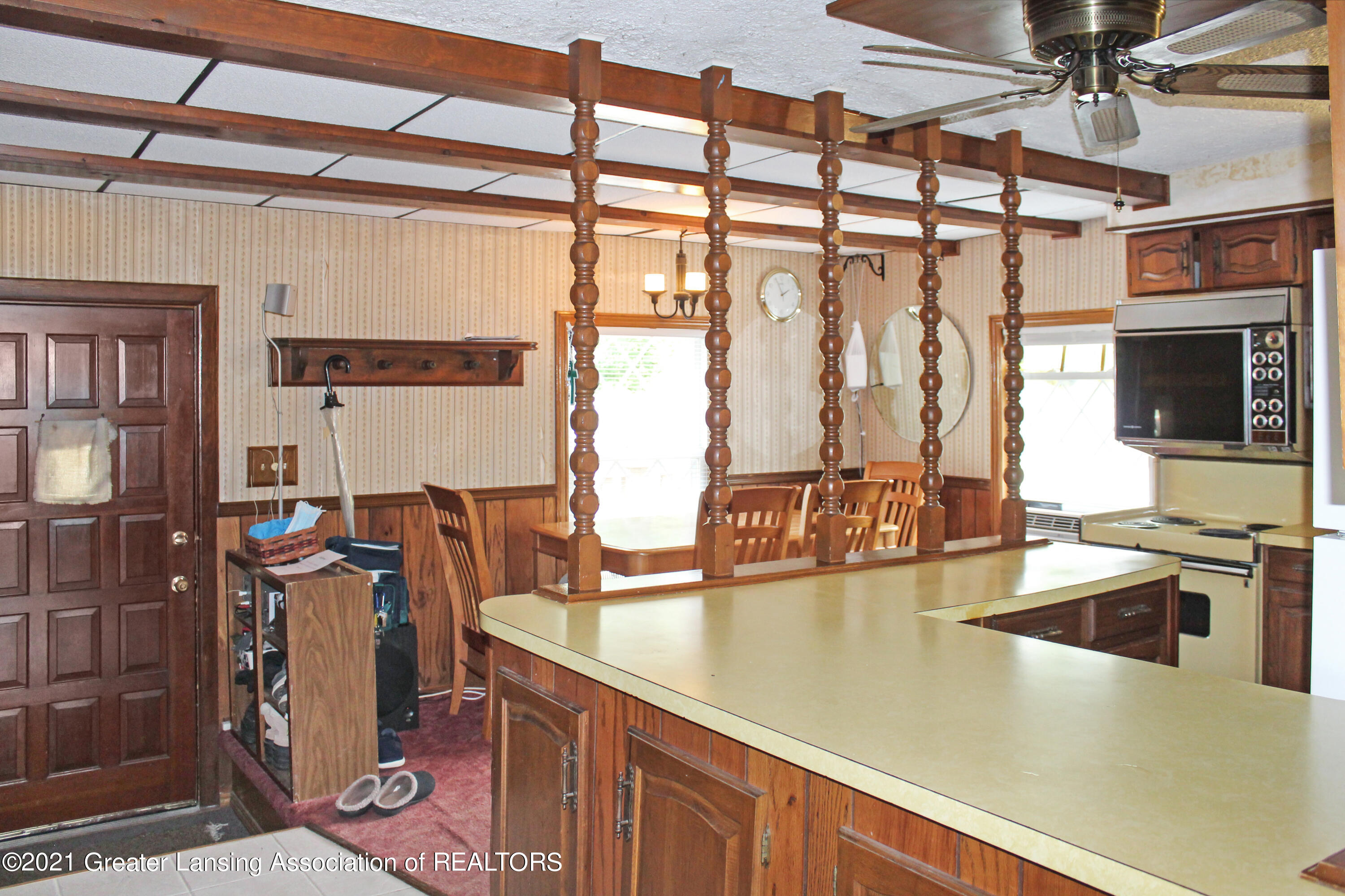 2220 West Jolly Road Lansing, MI 48911 - Photo 25 of 25 Kitchen