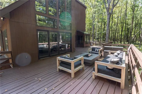 $895,000 | 255 Smith School Road, Farmington, PA 15437