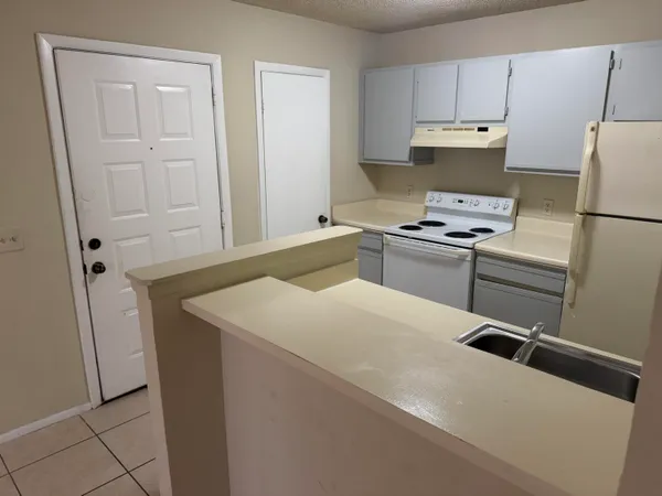 $1,450 | 4441 West McNab Road, Unit 13, Pompano Beach, FL 33069