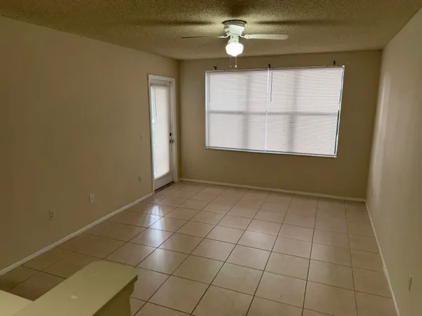 $1,450 | 4441 West McNab Road, Unit 13, Pompano Beach, FL 33069