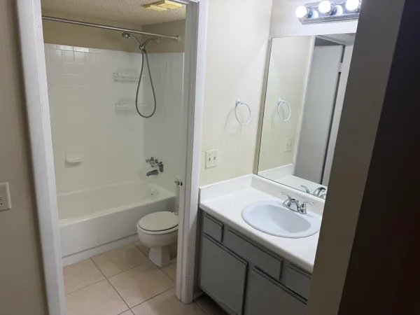 $1,450 | 4441 West McNab Road, Unit 13, Pompano Beach, FL 33069