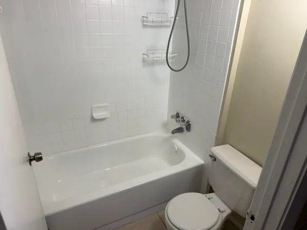 $1,450 | 4441 West McNab Road, Unit 13, Pompano Beach, FL 33069