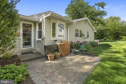 $699,900 | 8807 Hawthorne Lane, Wyndmoor, PA 19038
