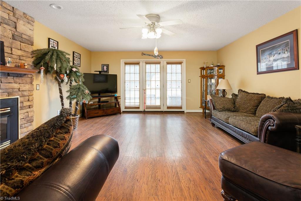 729 Main Church Road Mocksville, NC 27028 - Photo 5 of 43 Great room