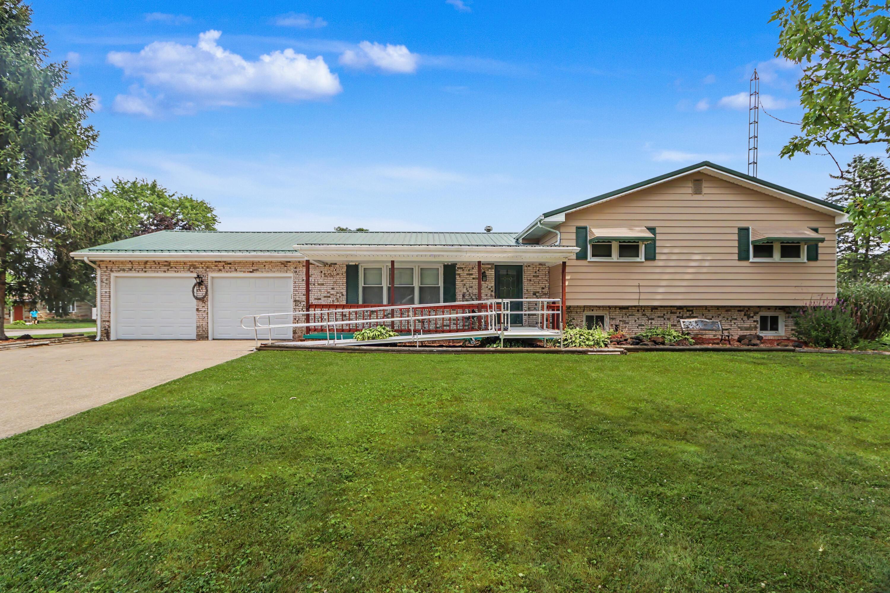 105 Homewood Road Mansfield, OH 44906 - Photo 1 of 45 2A5A4116