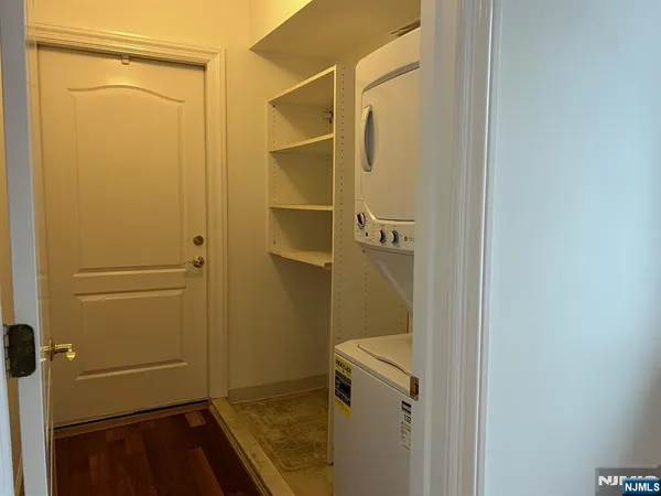 $3,200 | 94 Walnut Street, Unit 2, Montclair, NJ 07042