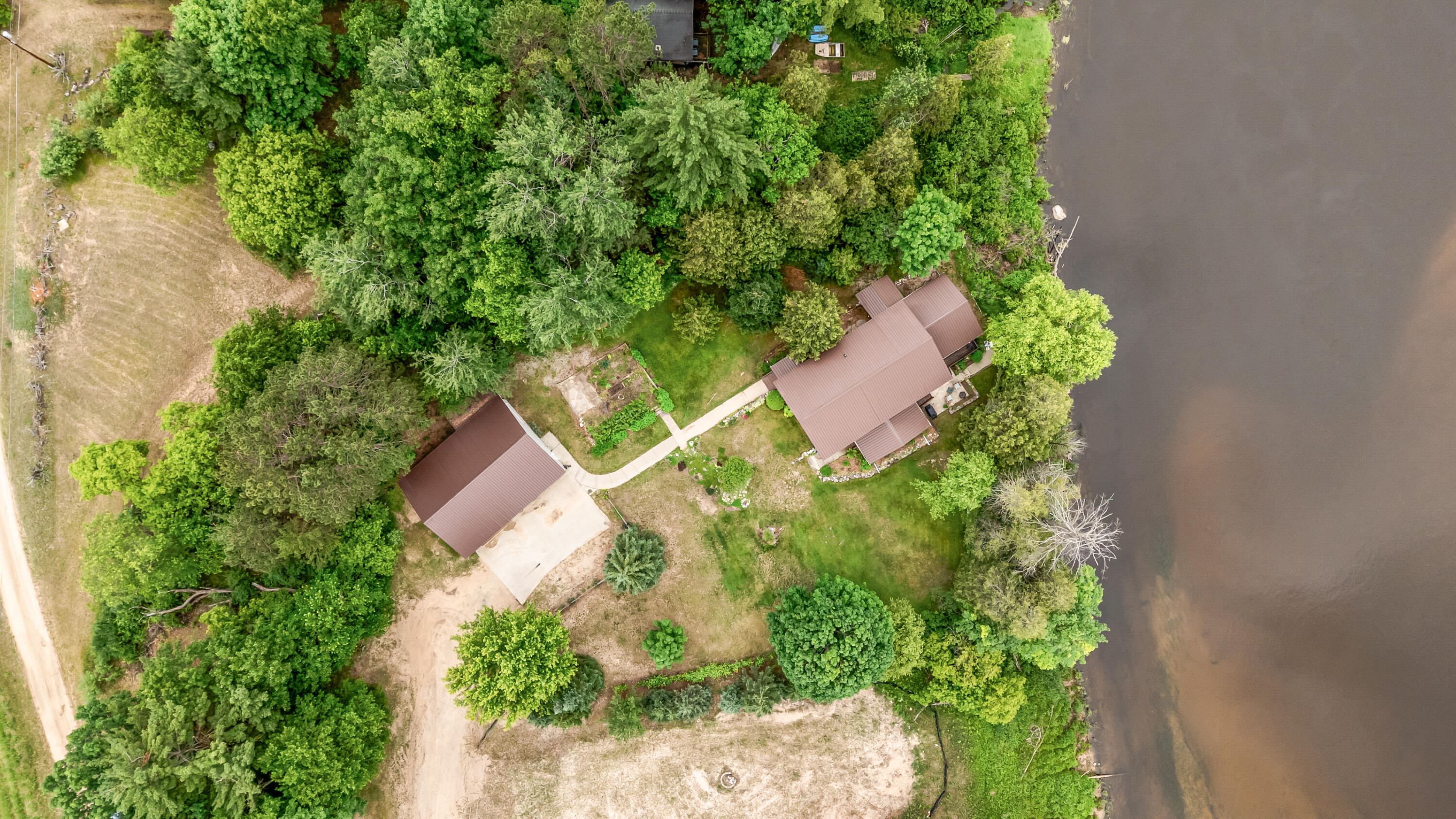 13325 Donna Road Big Rapids, MI 49307 - Photo 3 of 53 13325-DonnaDr-BigRapids-47