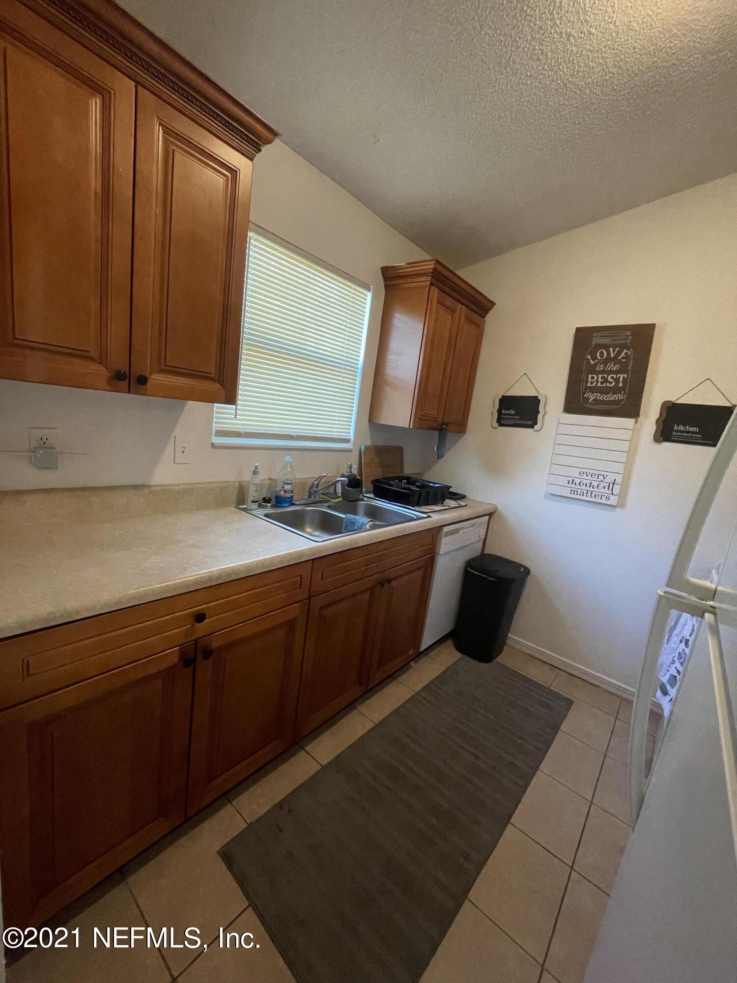 5126 Ricker Road Jacksonville, FL 32210 - Photo 7 of 10 Kitchen