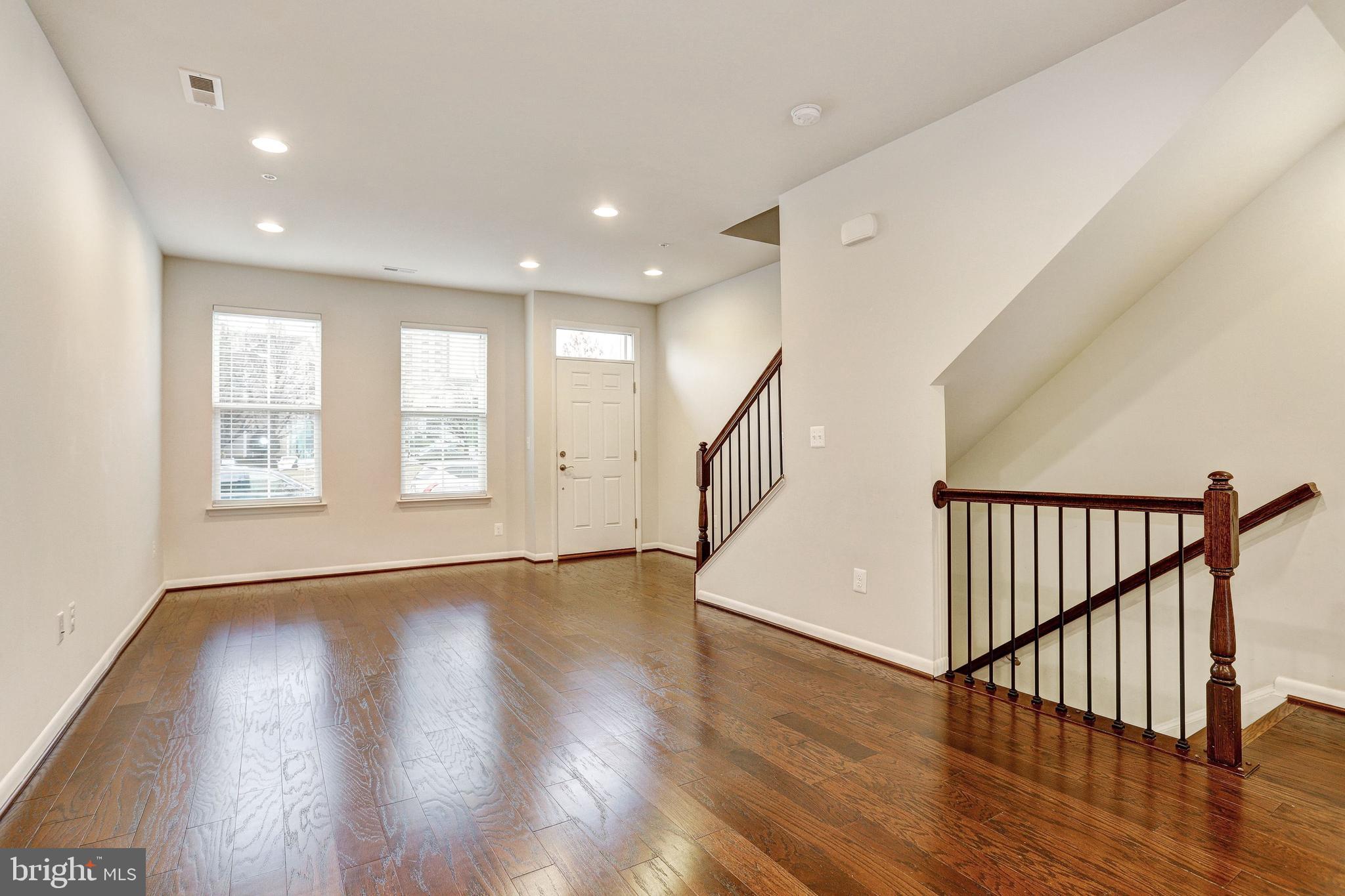 9746 Fields Road Gaithersburg, MD 20878 - Photo 6 of 38 Gallery Image 6