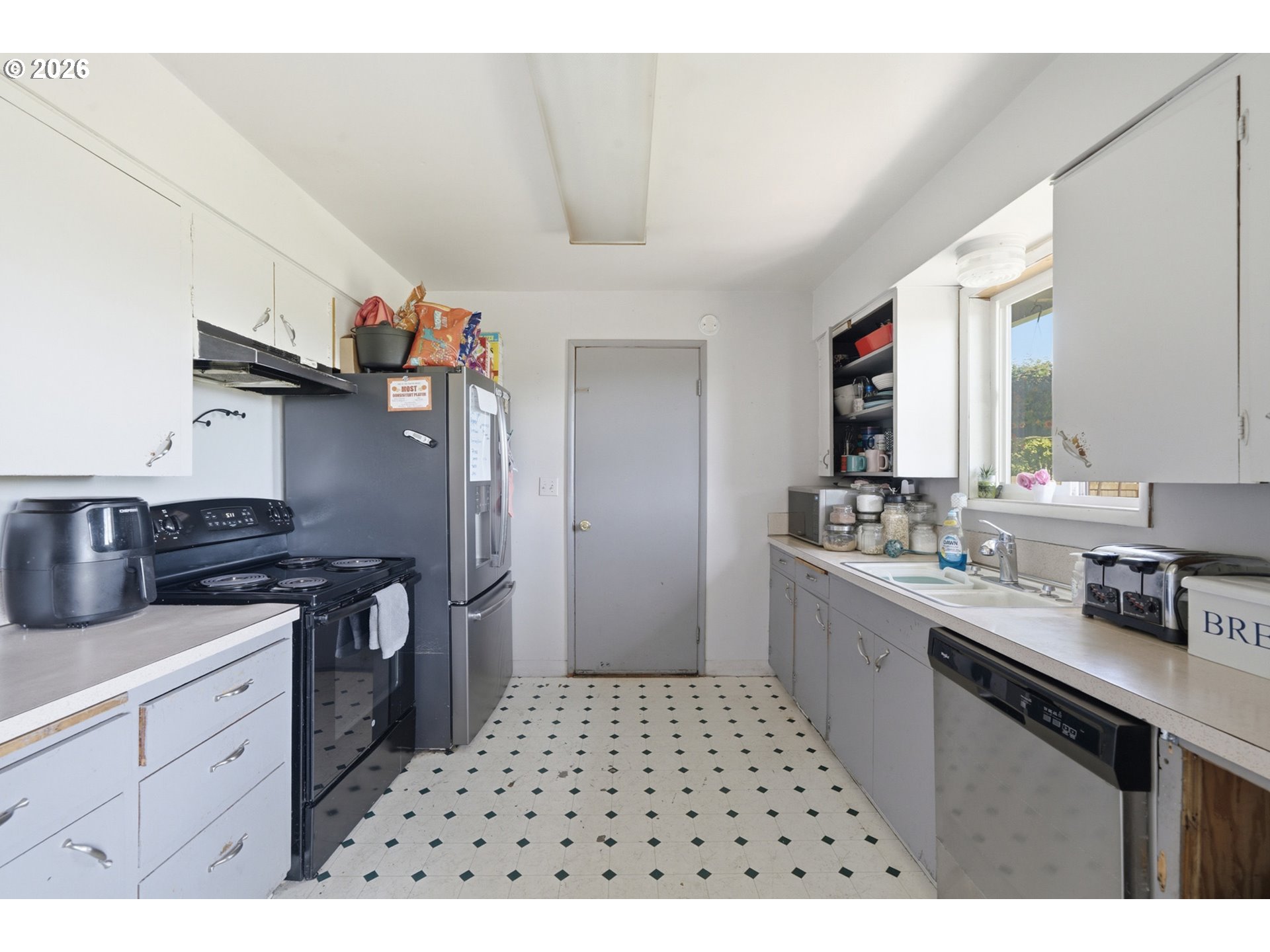 1207 9th Street Tillamook, OR 97141 - Photo 10 of 27