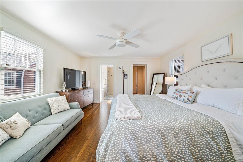 308 Maple Lane Sewickley, PA 15143 - Photo 24 of 40 a living room with furniture and a flat screen tv