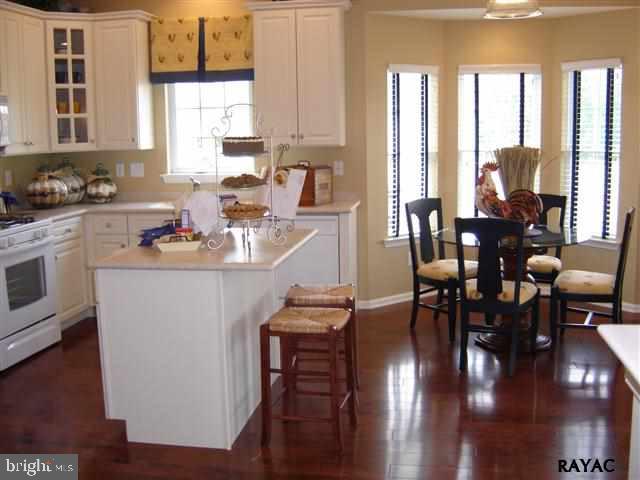 1510 Parvin Road, Unit 202 Lancaster, PA 17601 - Photo 6 of 10 Gallery Image 6
