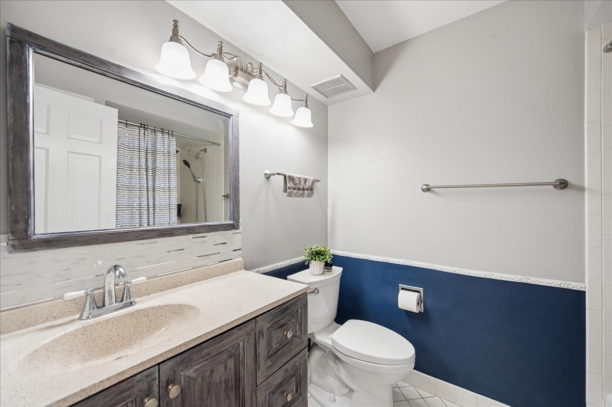 3851 Mission Hills Road, Unit 502 Northbrook, IL 60062 - Photo 18 of 25