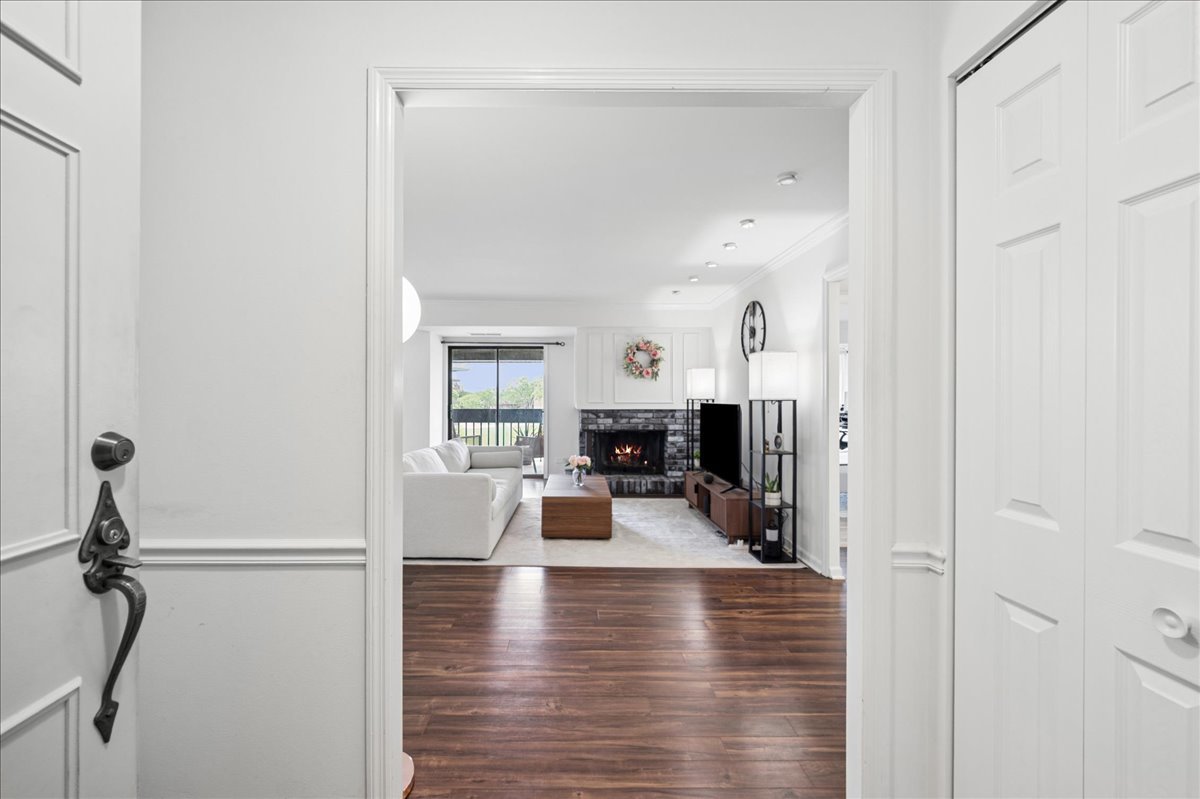3851 Mission Hills Road, Unit 502 Northbrook, IL 60062 - Photo 2 of 25