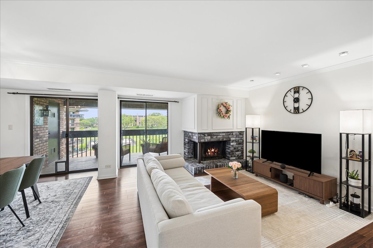3851 Mission Hills Road, Unit 502 Northbrook, IL 60062 - Photo 3 of 25