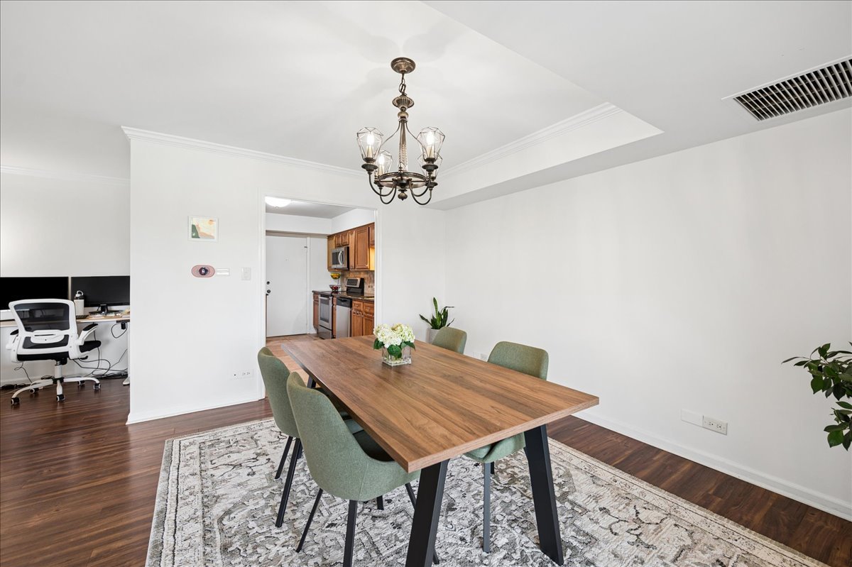 3851 Mission Hills Road, Unit 502 Northbrook, IL 60062 - Photo 8 of 25