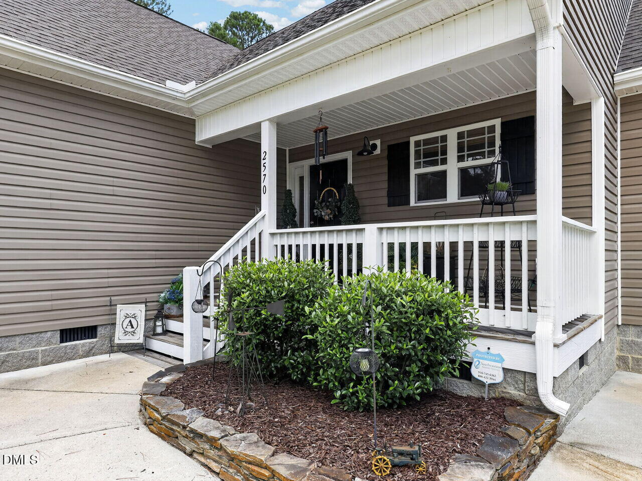 2570 Tarheel Road Benson, NC 27504 - Photo 3 of 49 002-1280x960-front-porch