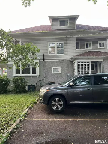 $208,000 | 452 South Grand Avenue West, Springfield, IL 62704