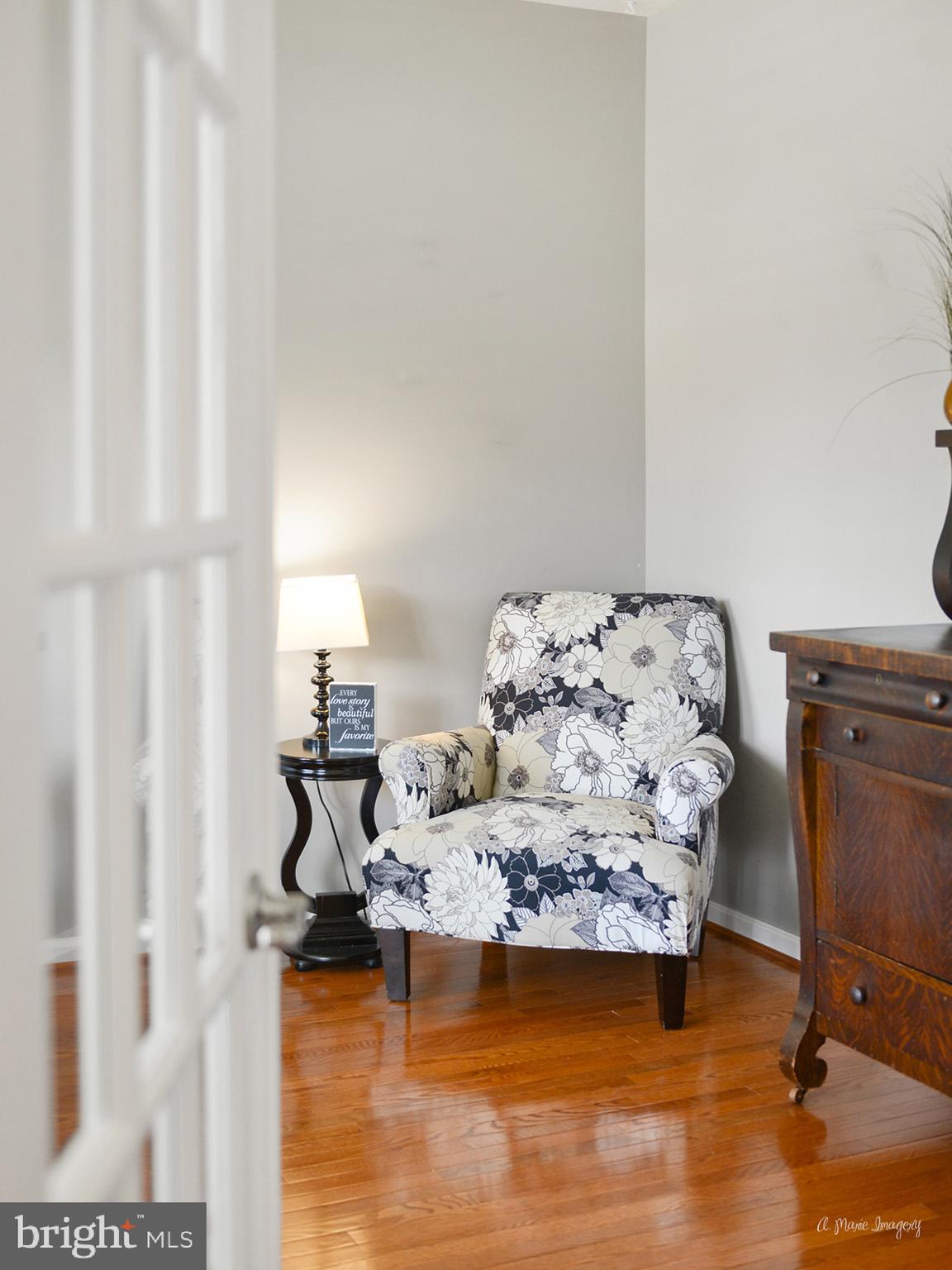 Private, main floor office or flex space