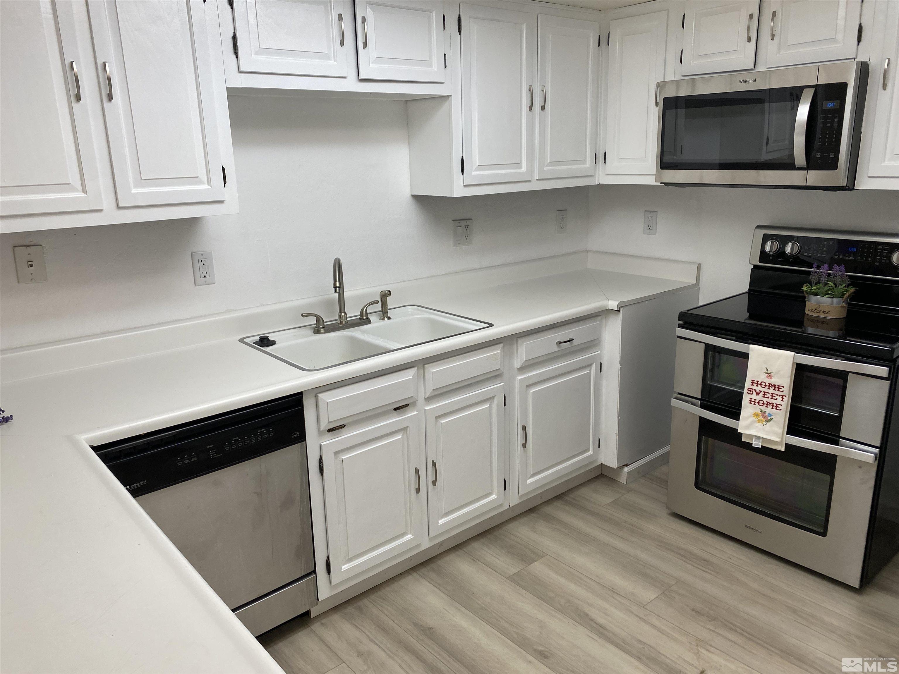 2300 Dickerson Road, Unit C 49 Reno, NV 89503 - Photo 11 of 37 Photo 11