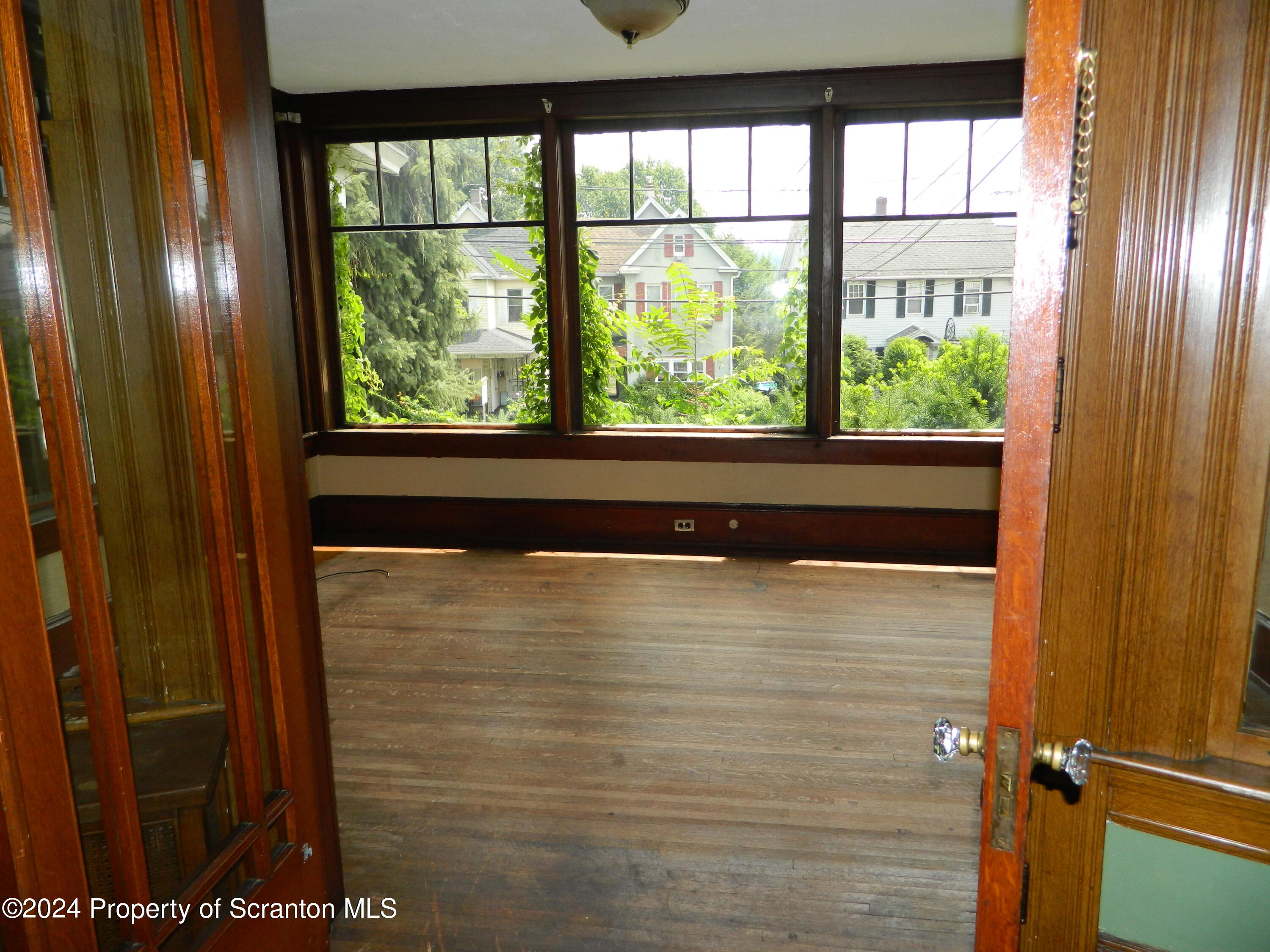 753 North Main Avenue, Unit 1 Scranton, PA 18504 - Photo 3 of 10 a bathroom with a shower