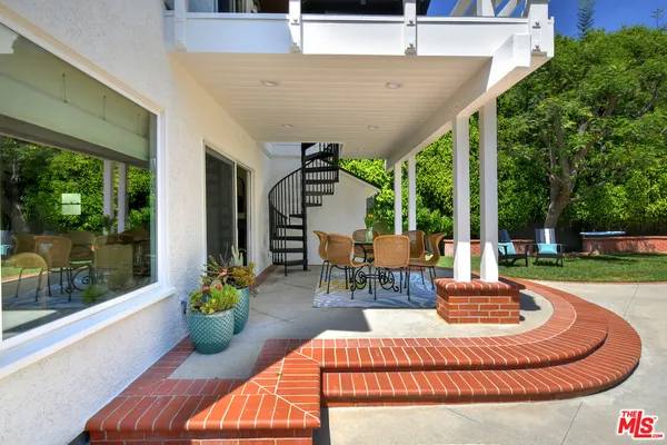 $2,395,000 | 4176 Klump Avenue, Studio City, CA 91602
