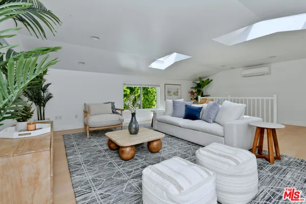 $2,395,000 | 4176 Klump Avenue, Studio City, CA 91602