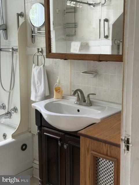 4102 Rectortown Road Marshall, VA 20115 - Photo 40 of 42 1st floor bath