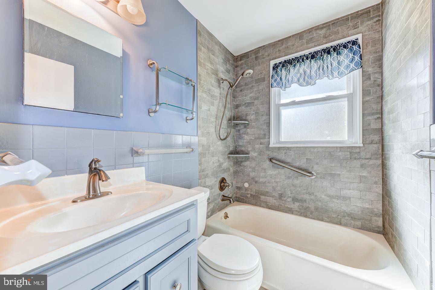 44 Corson Road Conshohocken, PA 19428 - Photo 16 of 25 Hall Full Bath