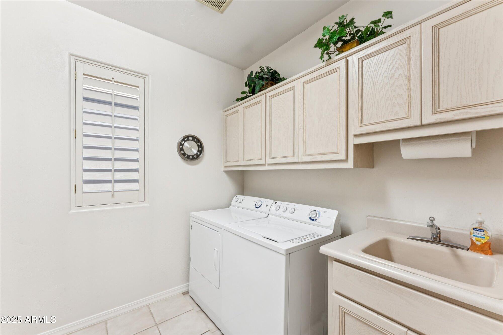 7425 East Gainey Ranch Road, Unit 30 Scottsdale, AZ 85258 - Photo 24 of 55 Laundry Room