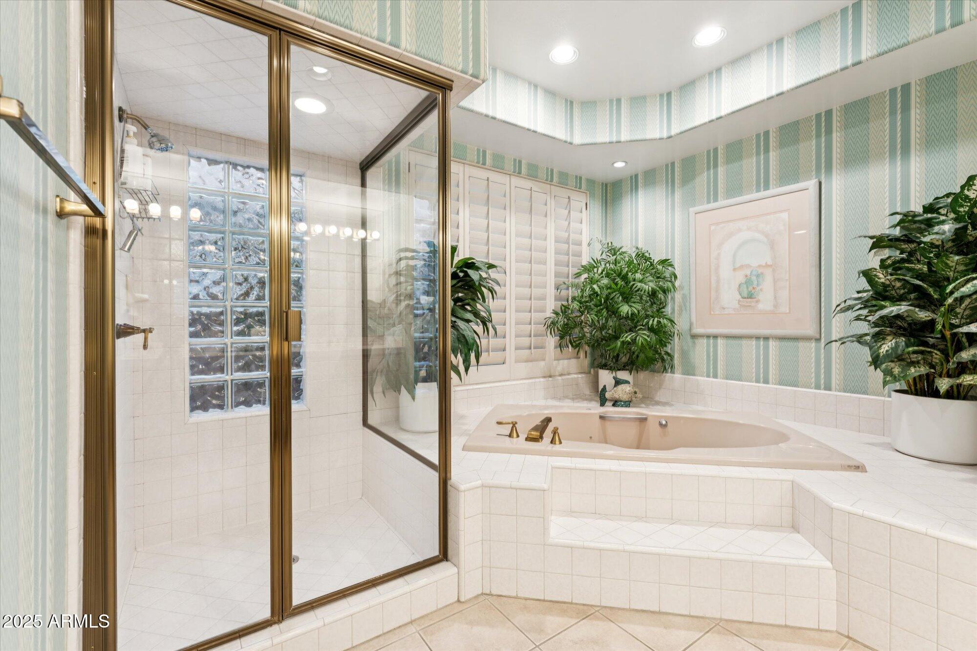 7425 East Gainey Ranch Road, Unit 30 Scottsdale, AZ 85258 - Photo 31 of 55 Primary Bathroom