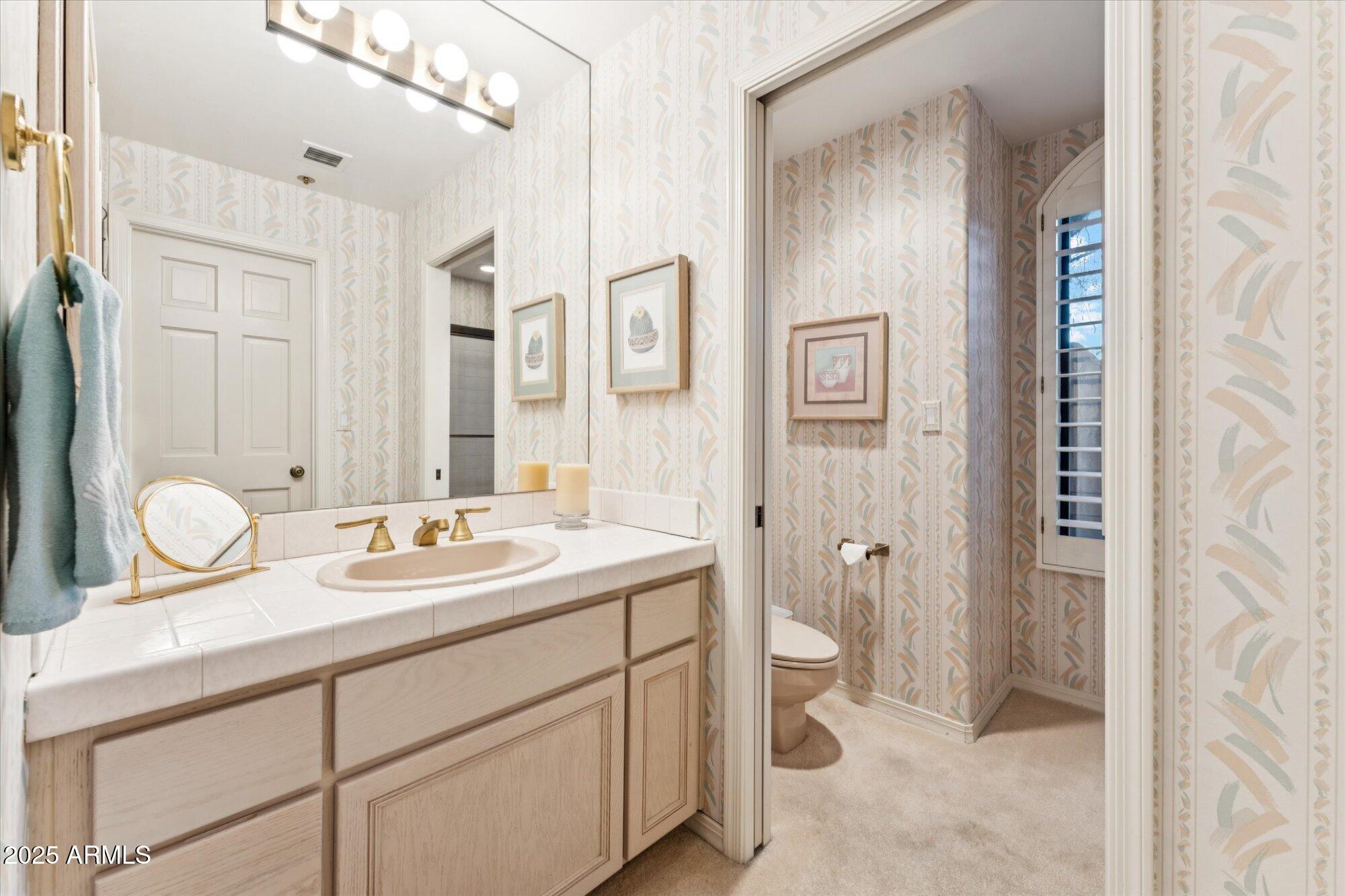 7425 East Gainey Ranch Road, Unit 30 Scottsdale, AZ 85258 - Photo 34 of 55 Bedroom 2 Ensuite Bathroom