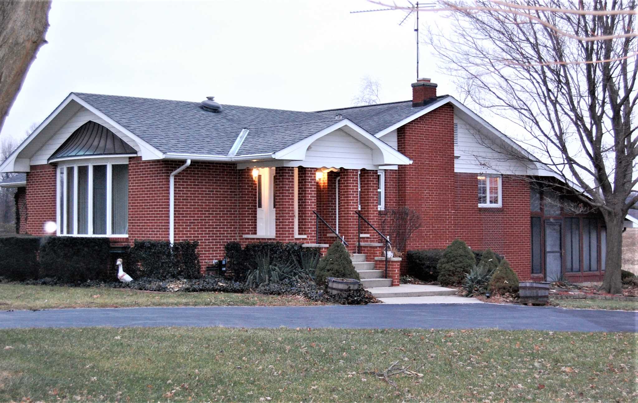 12809 Brunson Road Hoagland, IN 46745 - Photo 1 of 36