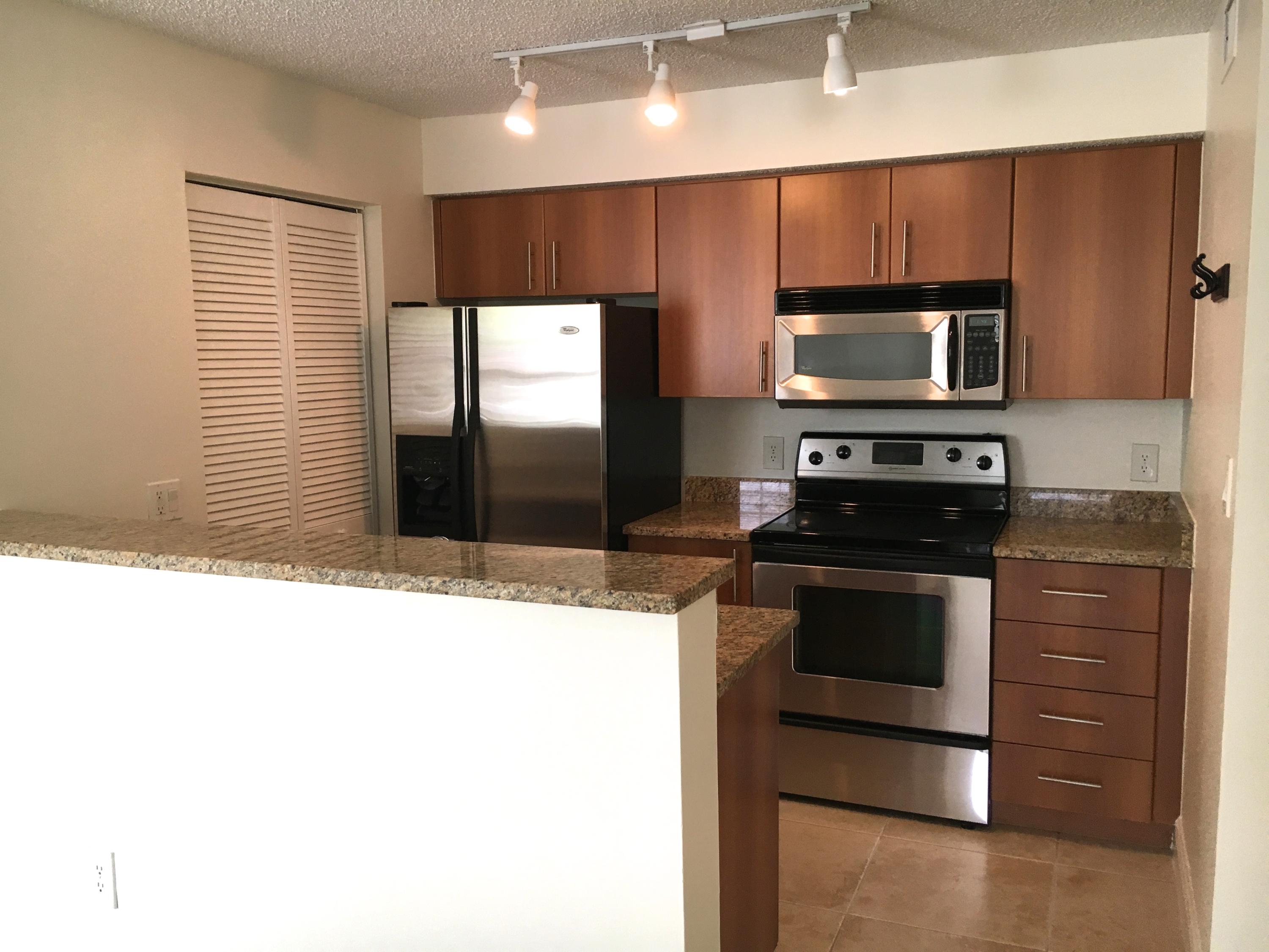 1020 Crystal Way, Unit D Delray Beach, FL 33444 - Photo 13 of 36 IMG_0941