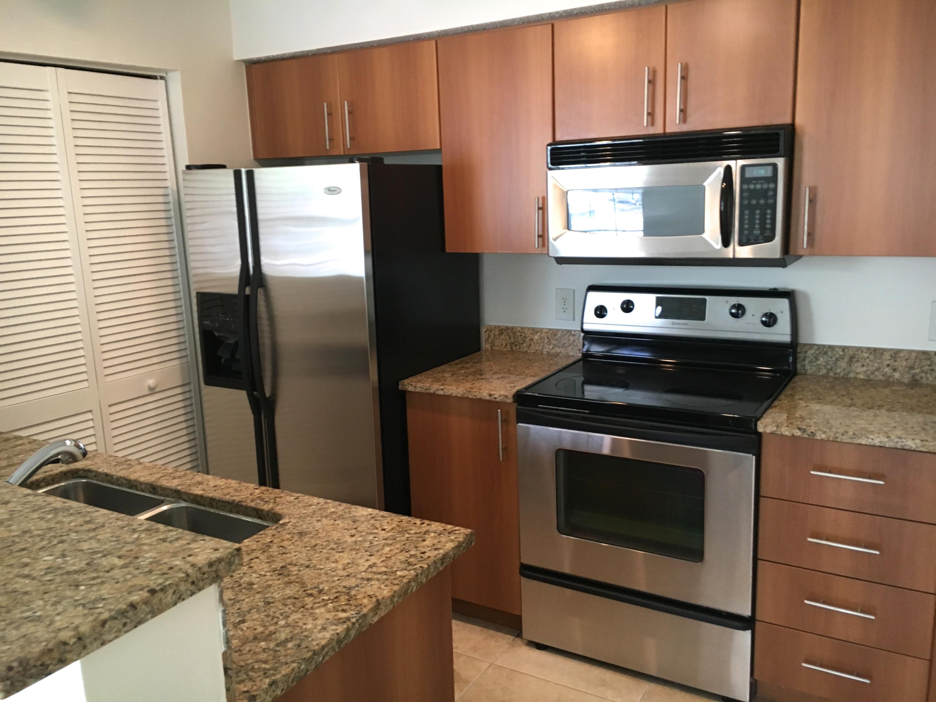 1020 Crystal Way, Unit D Delray Beach, FL 33444 - Photo 14 of 36 IMG_0943