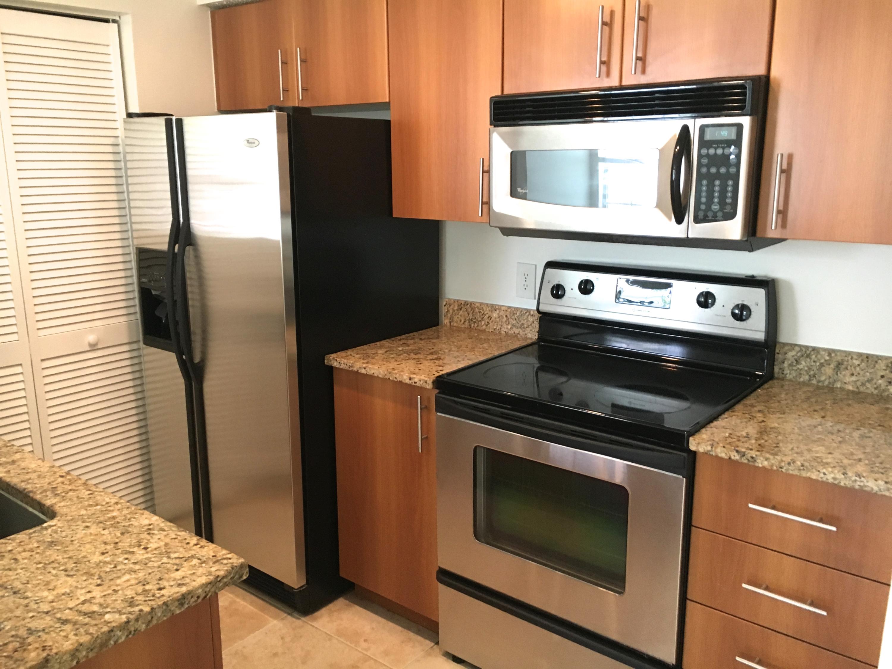 1020 Crystal Way, Unit D Delray Beach, FL 33444 - Photo 16 of 36 IMG_0945