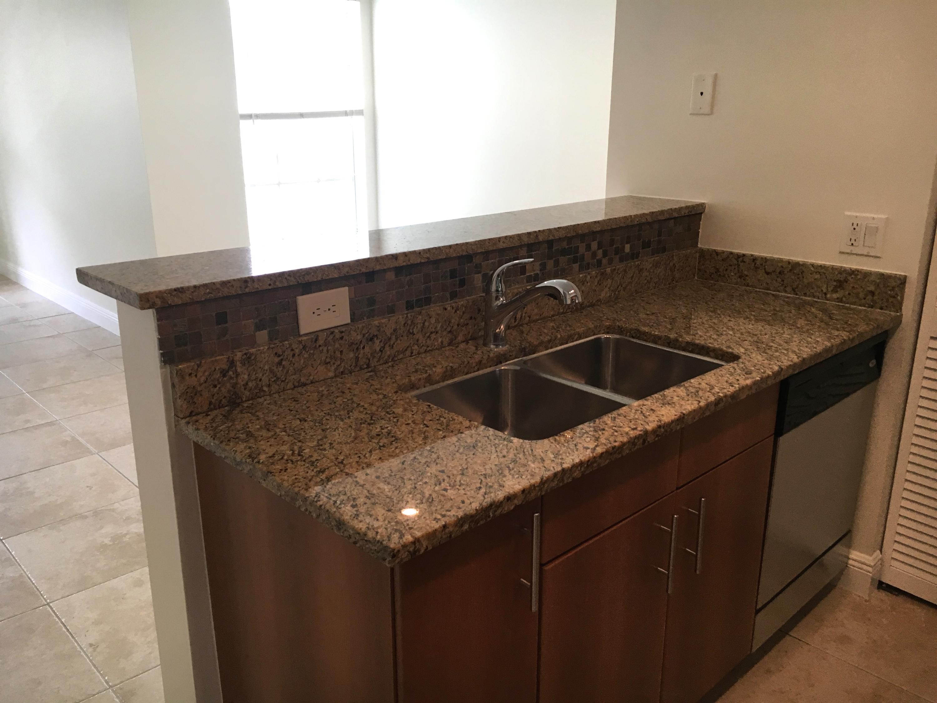 1020 Crystal Way, Unit D Delray Beach, FL 33444 - Photo 17 of 36 IMG_0946