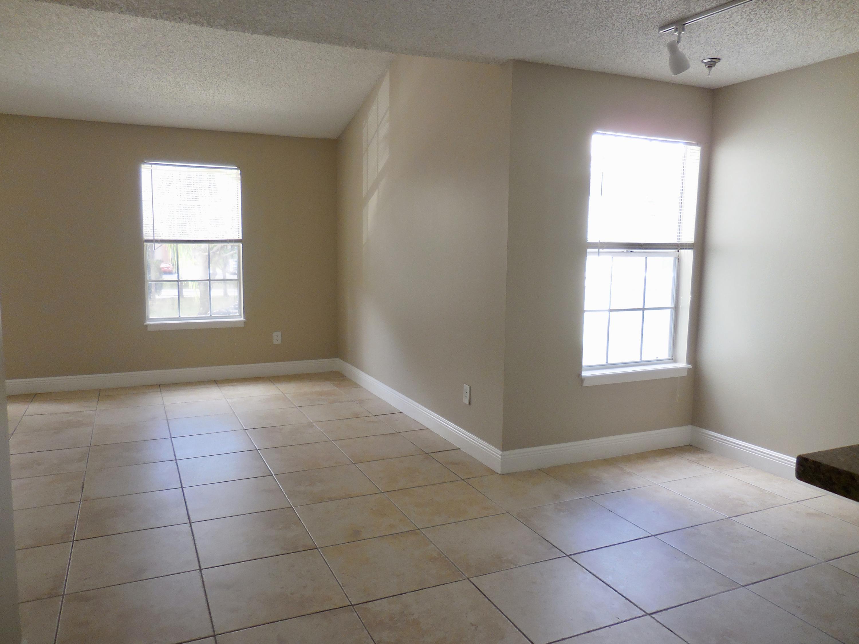 1020 Crystal Way, Unit D Delray Beach, FL 33444 - Photo 3 of 36 1020