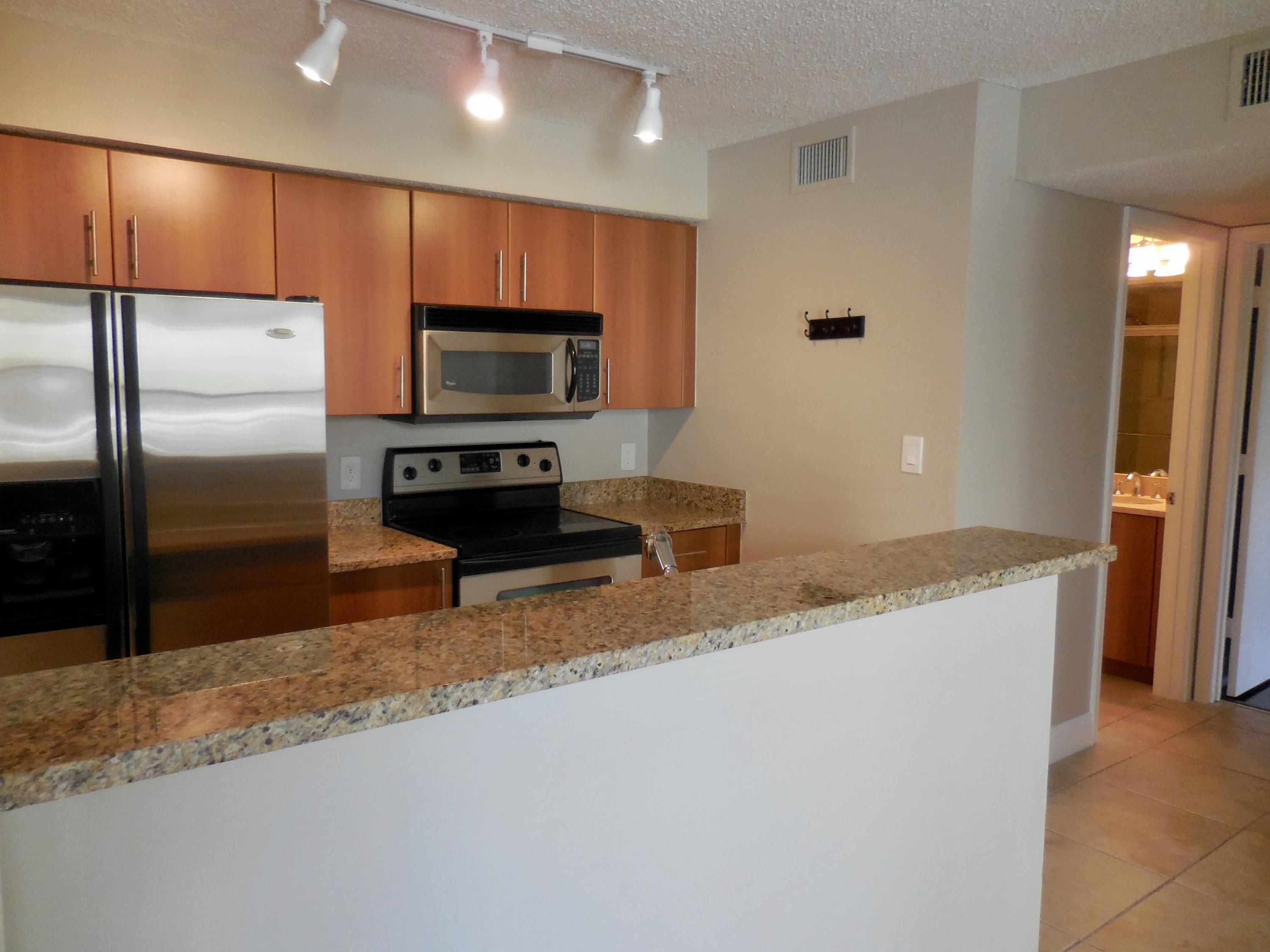 1020 Crystal Way, Unit D Delray Beach, FL 33444 - Photo 8 of 36 1020 7