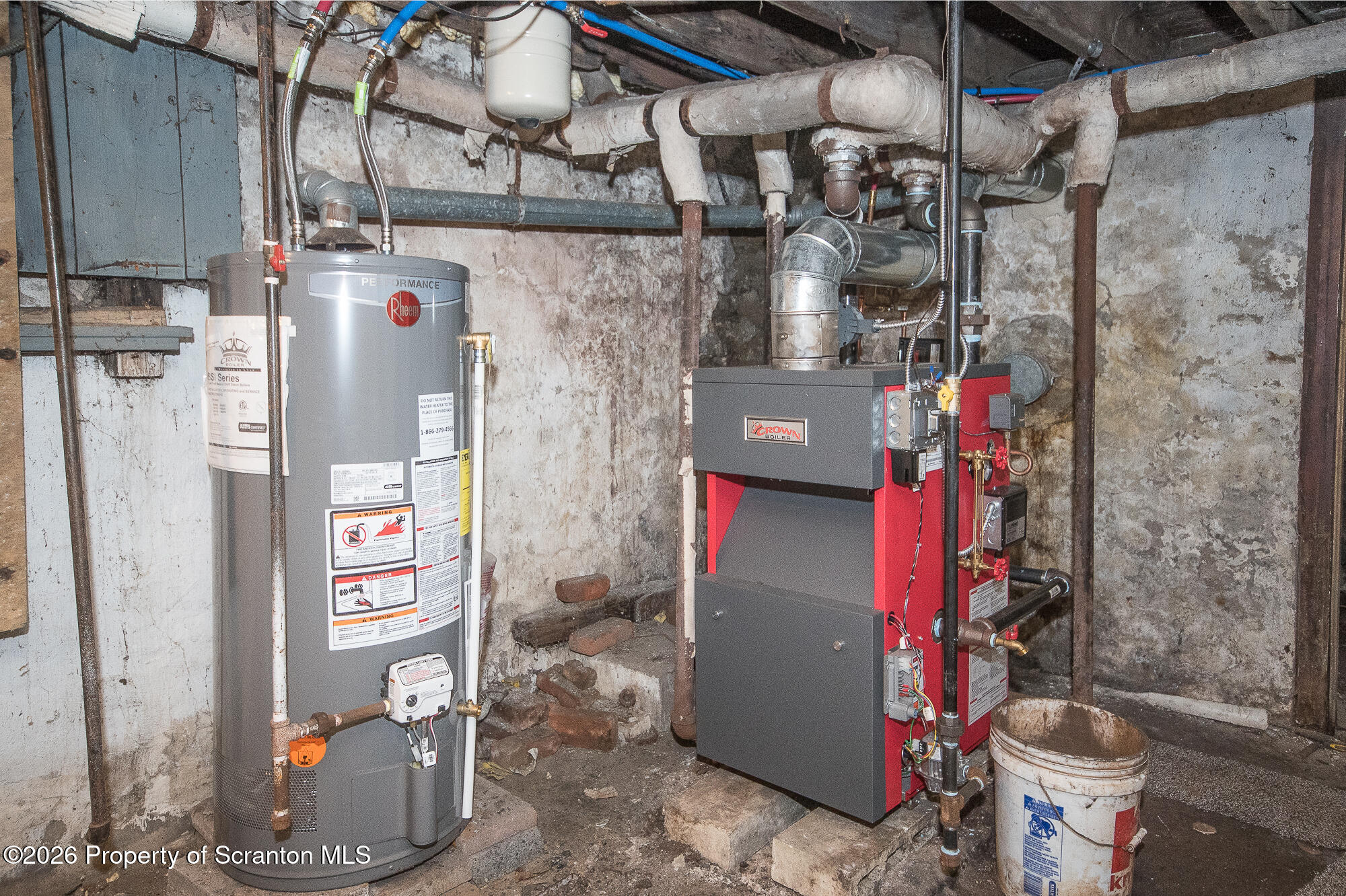 8 Stout Street Pittston, PA 18640 - Photo 22 of 25 a utility room with dryer and washer