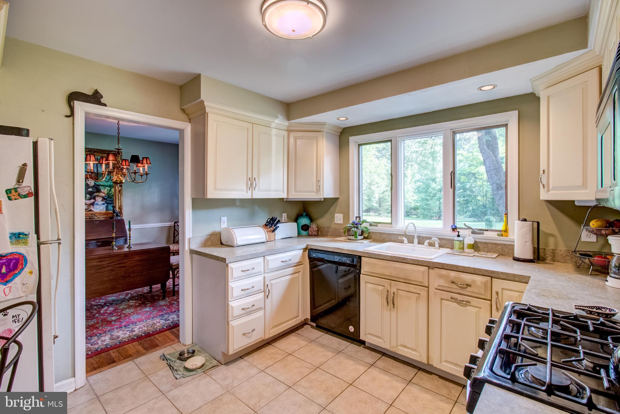 32 Brooktree Road East Windsor, NJ 08520 - Photo 10 of 35 Gallery Image 10