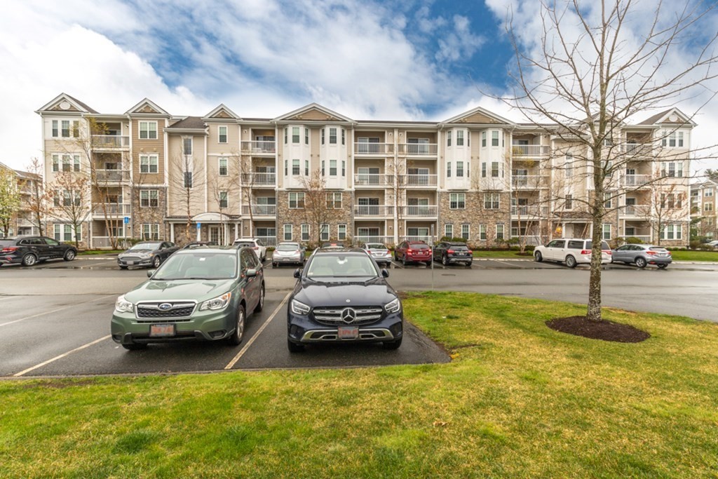 9 Abigail Way, Unit 1013 Reading, MA 01867 - Photo 2 of 30