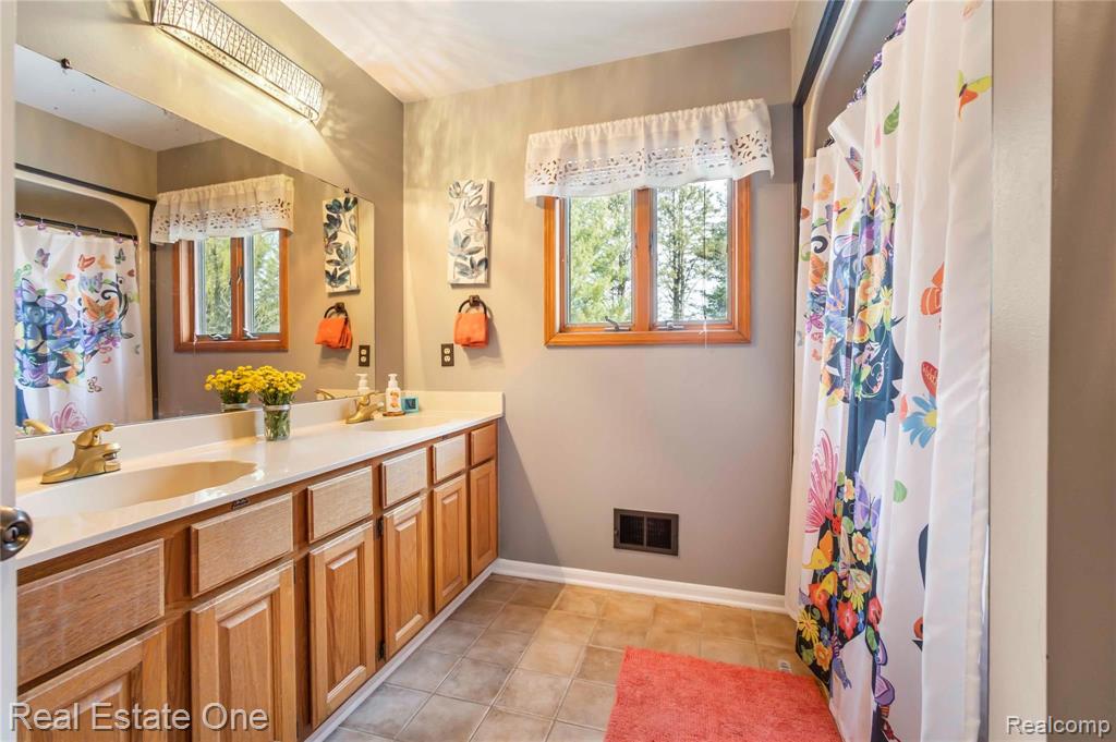 1459 North Rochester Road Rochester, MI 48307 - Photo 25 of 56