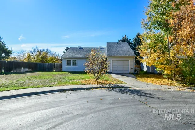 $349,900 | 8211 West Cory Court, Boise, ID 83704