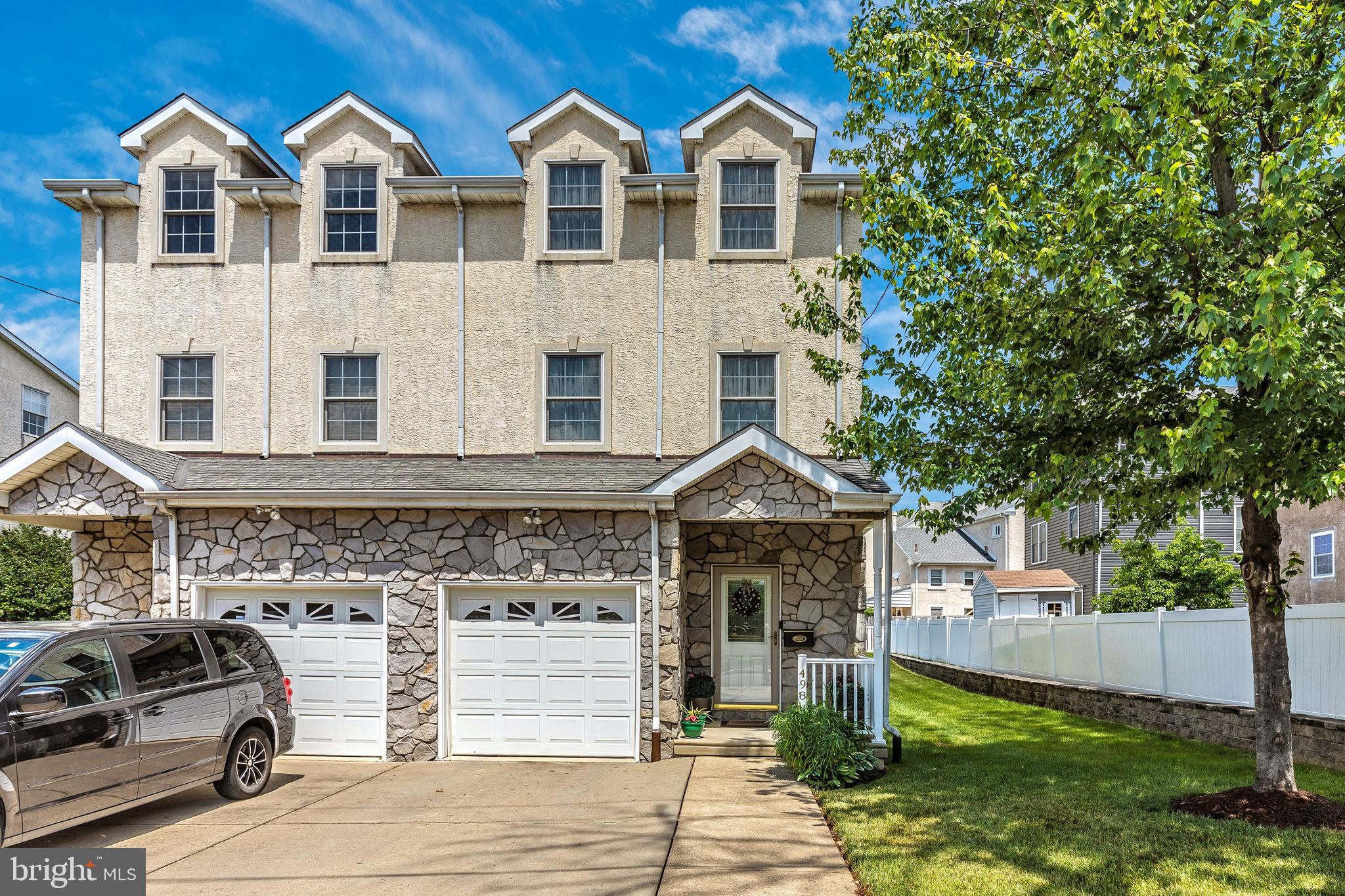 498 Harmon Road Philadelphia, PA 19128 - Photo 2 of 60